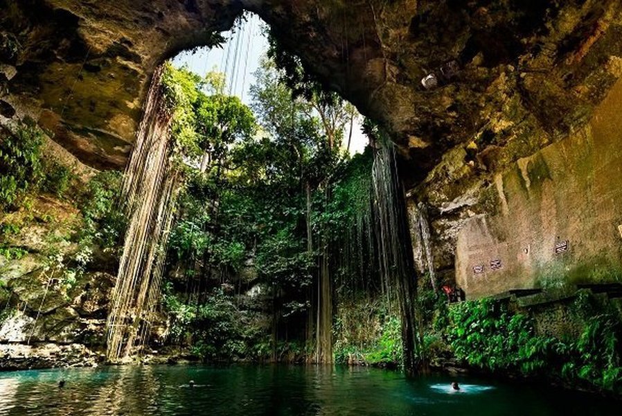 Sabes que es un Cenote? Hotel Faranda Imperial Laguna Cancún Cancun